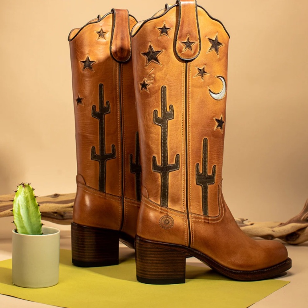 RANCH ROAD Hibiscus Desert Cognac Boot